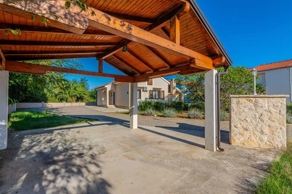 Privlaka Holiday House for 4 Guests, 200 m from Beach