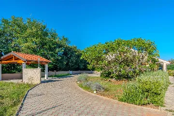 Privlaka Holiday House for 4 Guests, 200 m from Beach