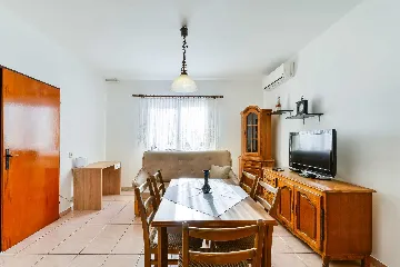 3-Bedroom Apartment in Vir for 6 Guests