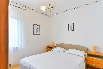 3-Bedroom Apartment in Vir for 6 Guests