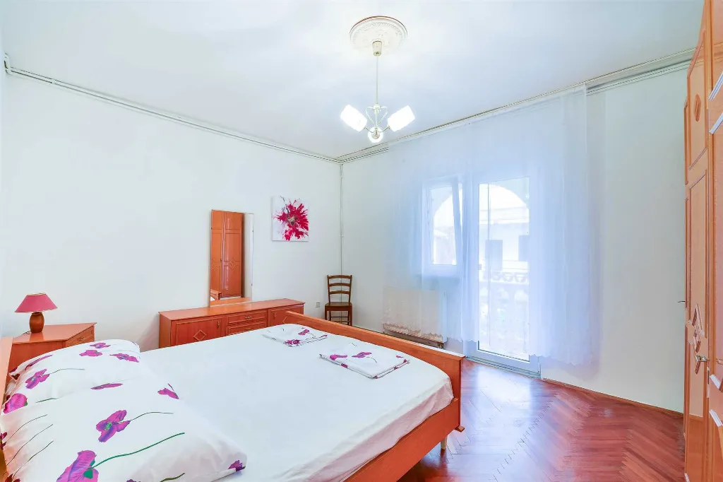 3-Bedroom Apartment in Vir for 6 Guests