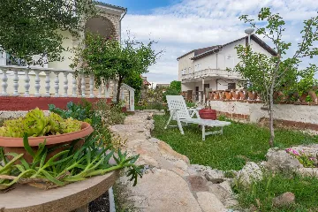 3-Bedroom Apartment in Vir for 6 Guests