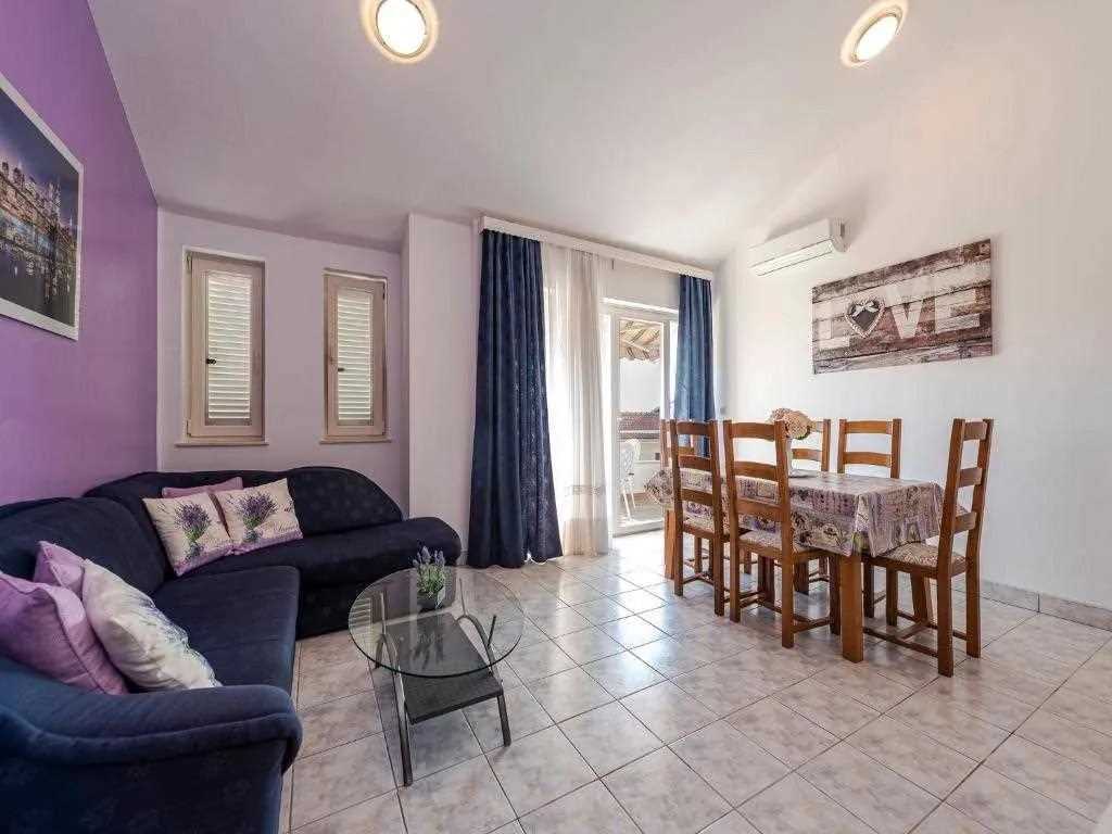 4-Bedroom Villa in Privlaka for 8–10 Guests