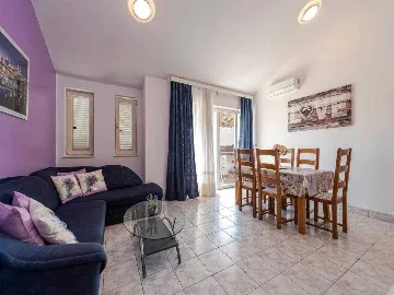 4-Bedroom Villa in Privlaka for 8–10 Guests