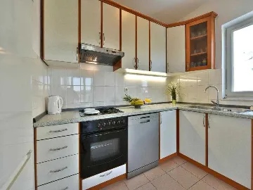 4-Bedroom Villa in Privlaka for 8–10 Guests