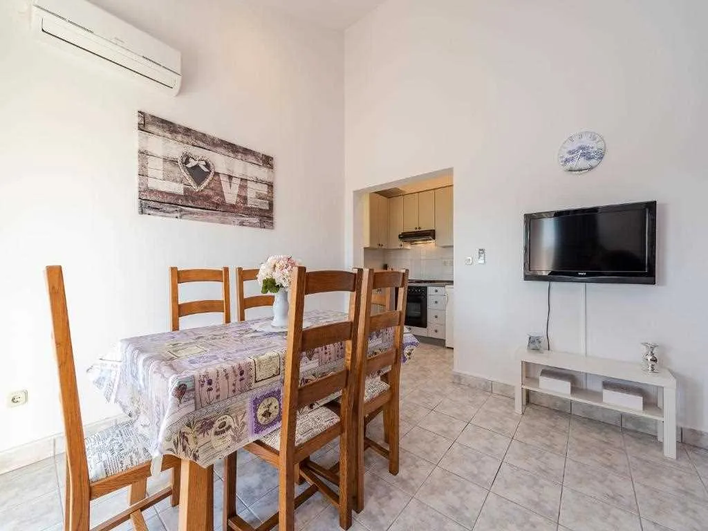4-Bedroom Villa in Privlaka for 8–10 Guests