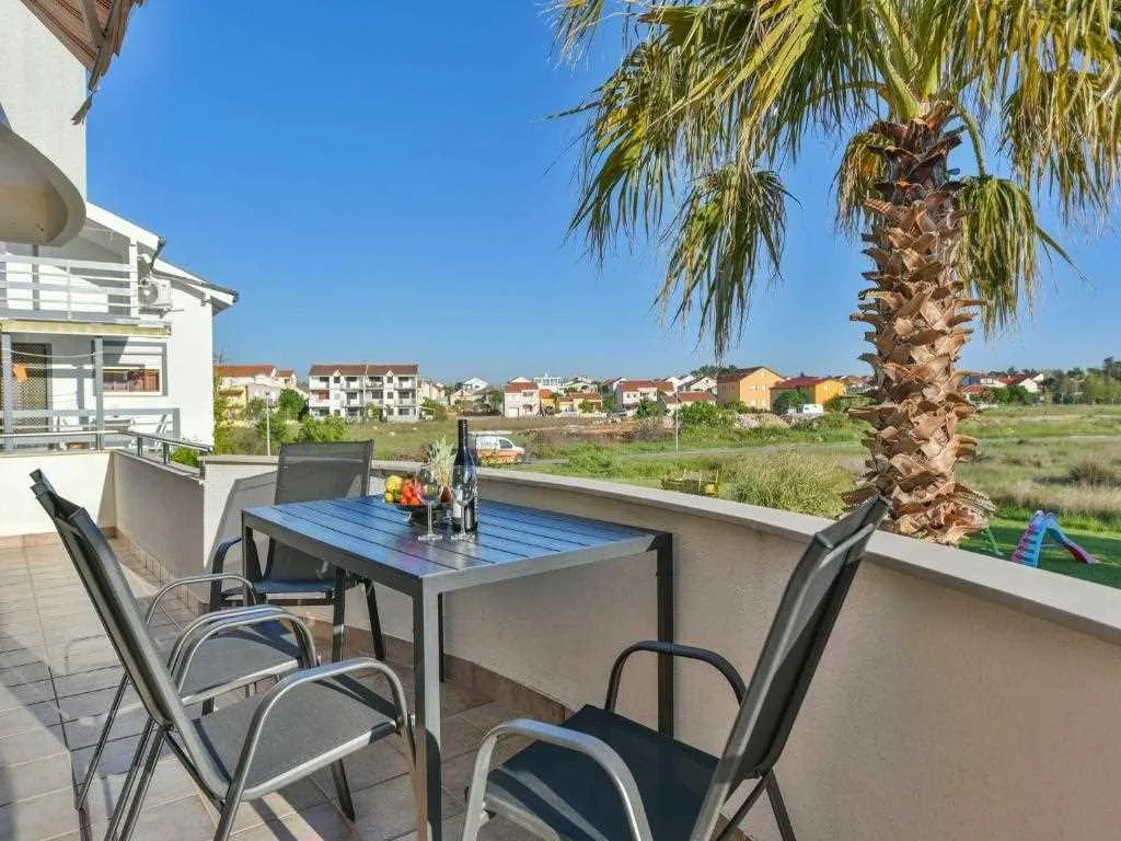4-Bedroom Villa in Privlaka for 8–10 Guests