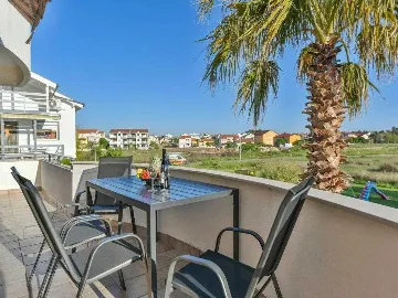 4-Bedroom Villa in Privlaka for 8–10 Guests