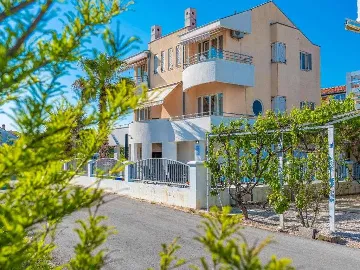 4-Bedroom Villa in Privlaka for 8–10 Guests