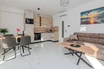 2-Bedroom Apartment in Vir for 4 Guests