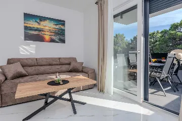 2-Bedroom Apartment in Vir for 4 Guests