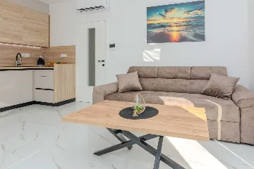 2-Bedroom Apartment in Vir for 4 Guests