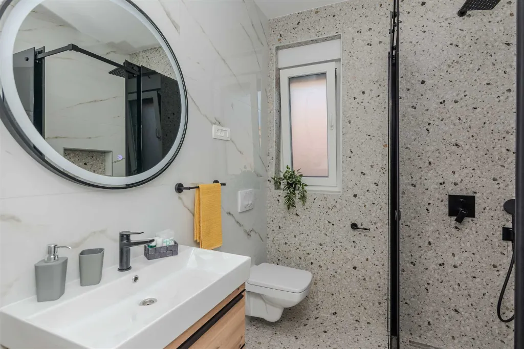 2-Bedroom Apartment in Vir for 4 Guests