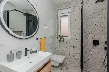 2-Bedroom Apartment in Vir for 4 Guests