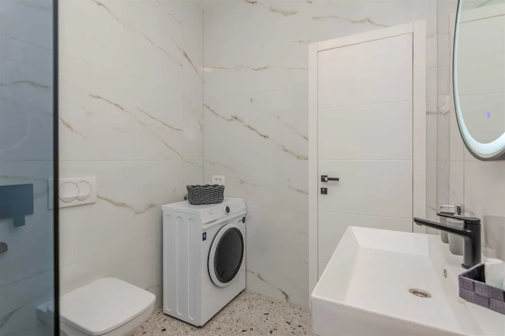 2-Bedroom Apartment in Vir for 4 Guests