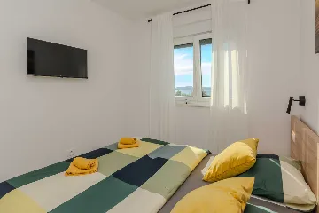 2-Bedroom Apartment in Vir for 4 Guests