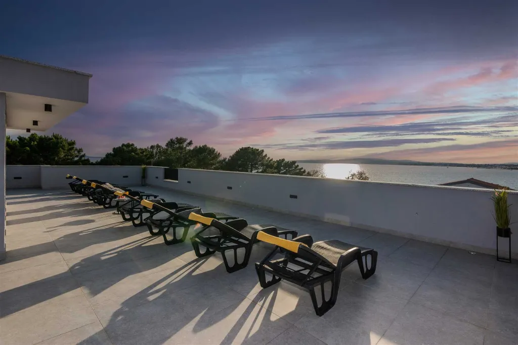 2-Bedroom Apartment in Vir for 4 Guests