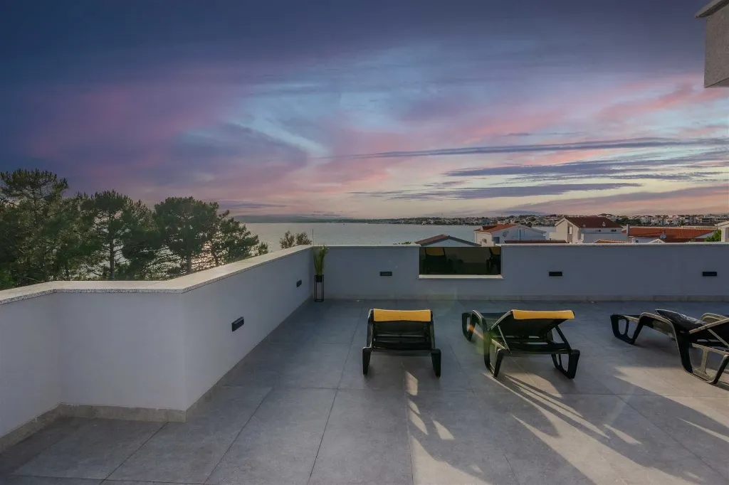 2-Bedroom Apartment in Vir for 4 Guests
