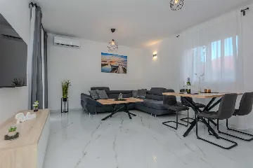 2-Bedroom Apartment for 4 in Vir