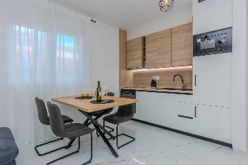 2-Bedroom Apartment for 4 in Vir