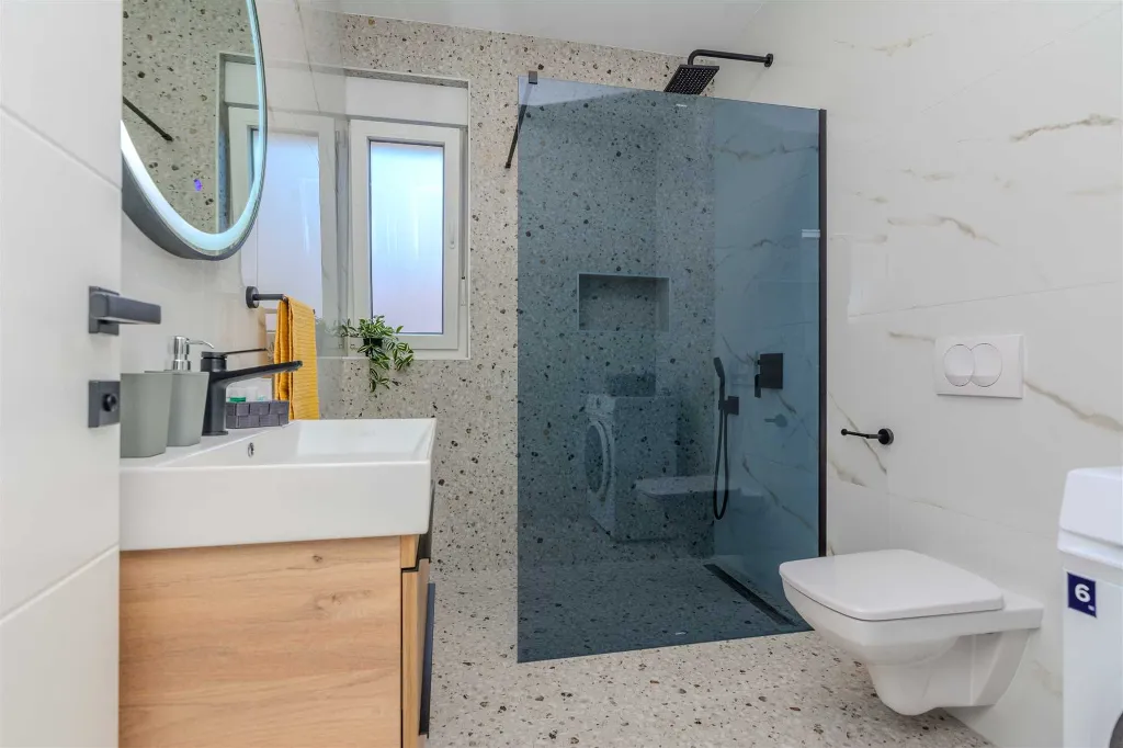 2-Bedroom Apartment for 4 in Vir
