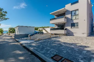 2-Bedroom Apartment for 4 in Vir