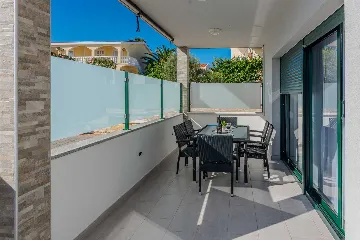 Ground-Floor Apartment in Vir for 2-4 Guests