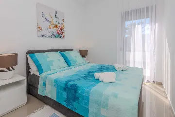 Ground-Floor Apartment in Vir for 2-4 Guests