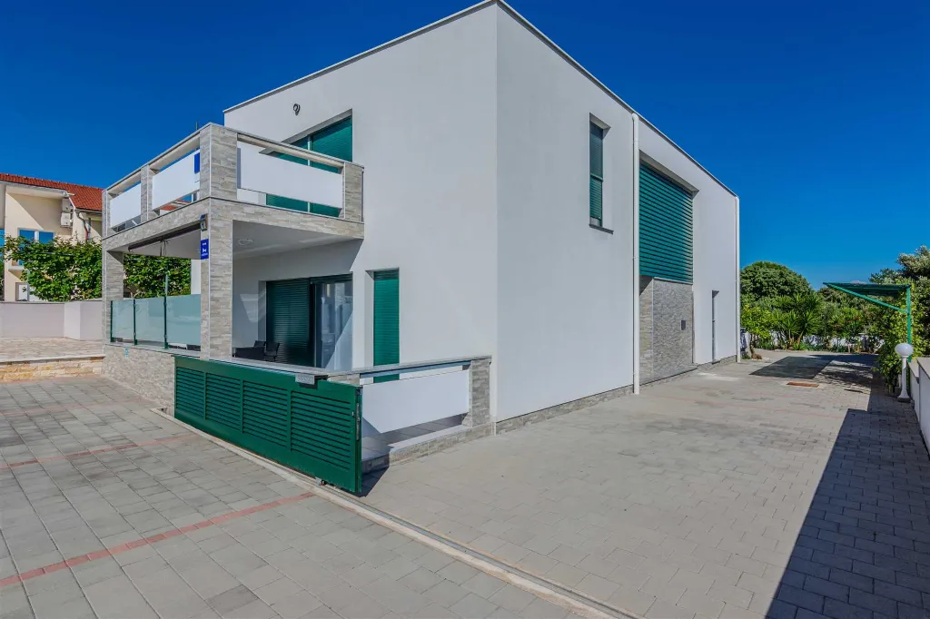 Ground-Floor Apartment in Vir for 2-4 Guests