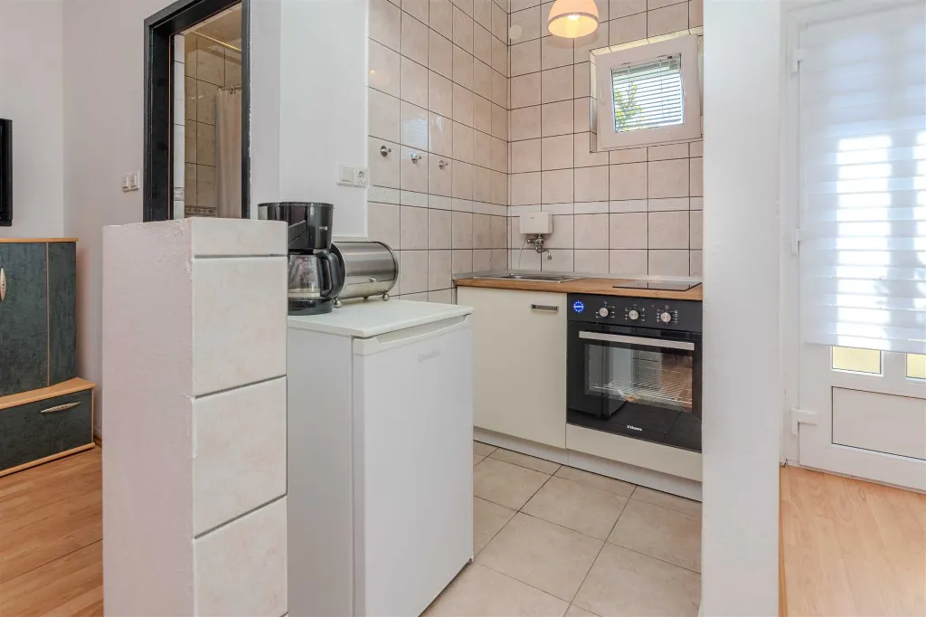 Apartment in Vir with Partial Sea View for 4