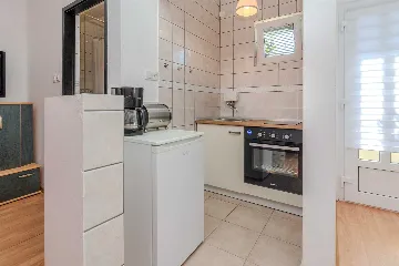 Apartment in Vir with Partial Sea View for 4