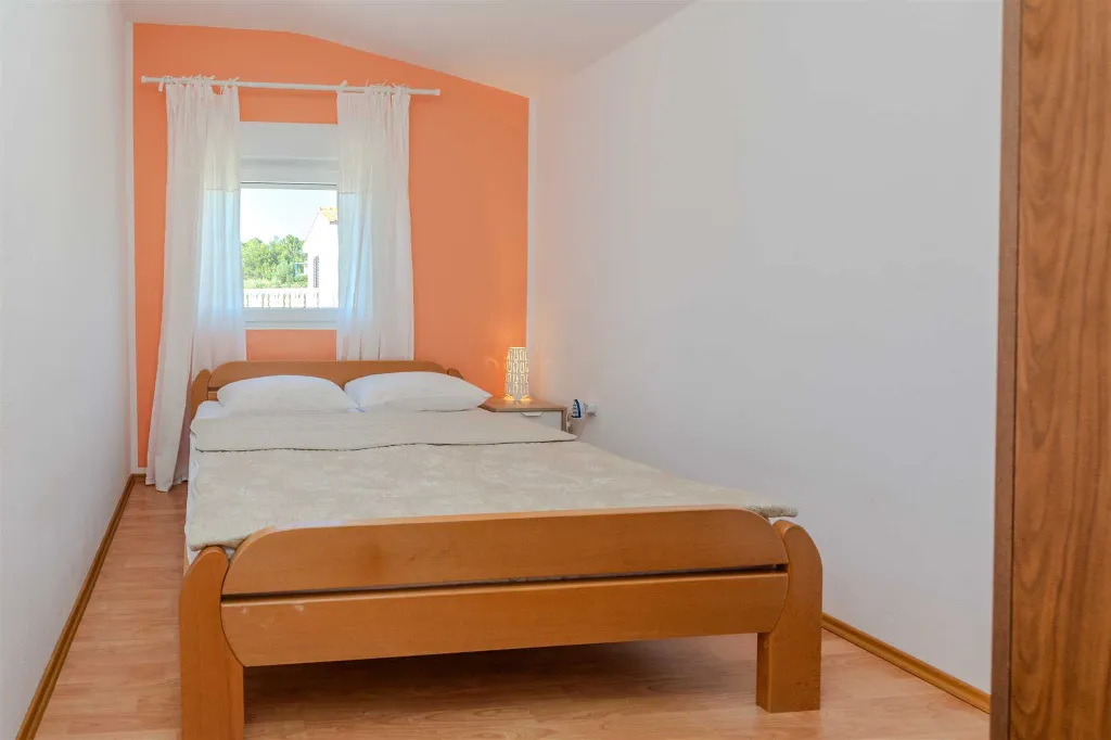 Apartment in Vir with Partial Sea View for 4