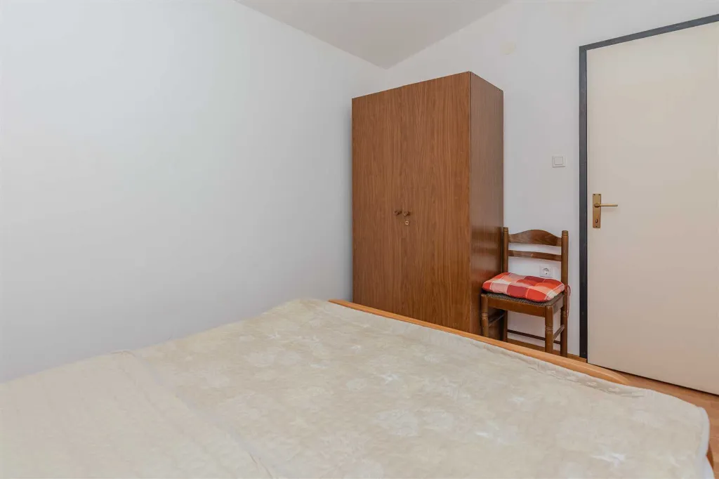 Apartment in Vir with Partial Sea View for 4