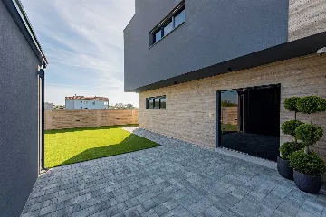 Privlaka 5-Bedroom Villa with Private Heated Pool