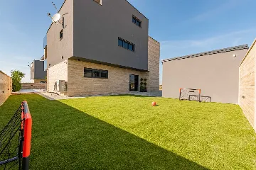 Privlaka 5-Bedroom Villa with Private Heated Pool