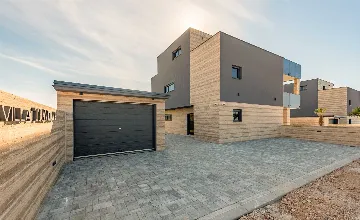 Privlaka 5-Bedroom Villa with Private Heated Pool