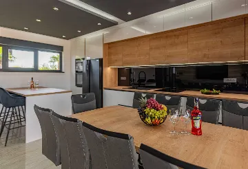 Privlaka 5-Bedroom Villa with Private Heated Pool