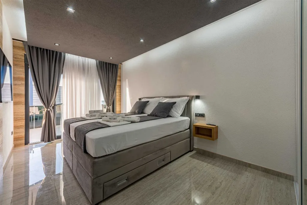 Privlaka 5-Bedroom Villa with Private Heated Pool