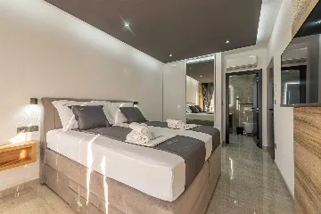 Privlaka 5-Bedroom Villa with Private Heated Pool