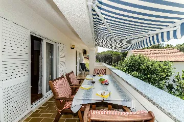 Privlaka Apartment with Sea View Balcony for 4