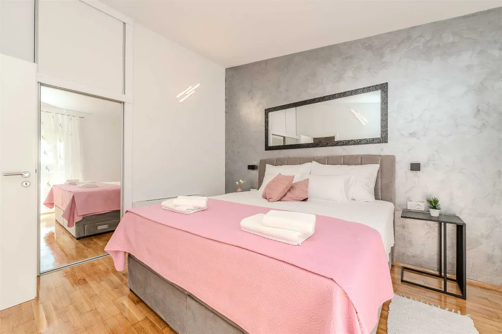 Privlaka Apartment with Sea View Balcony for 4