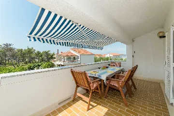 Privlaka Apartment with Sea View Balcony for 4