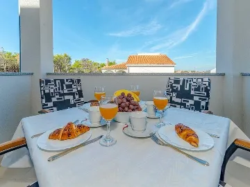 Privlaka Apartment for 2-4 Guests, 200 m to Beach