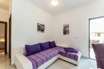 Privlaka Apartment for 2–4 with Balcony & Parking