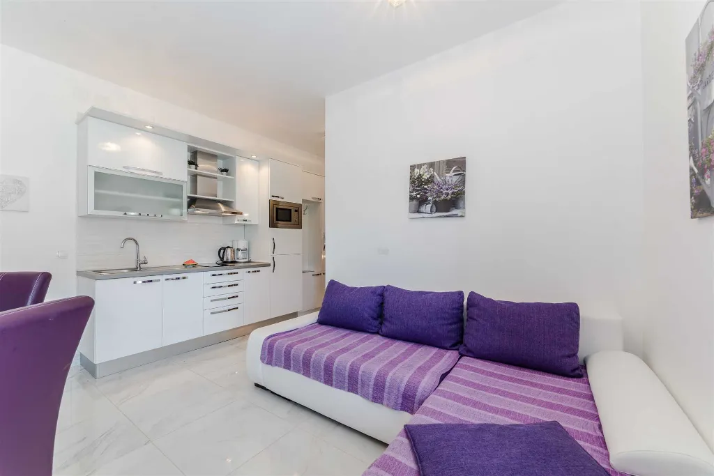 Privlaka Apartment for 2–4 with Balcony & Parking