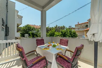 Privlaka Apartment for 2–4 with Balcony & Parking