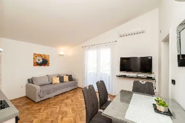 Privlaka Apartment for 2–4 with Sea-View Balcony