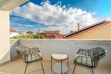 Privlaka Apartment for 2–4 with Sea-View Balcony