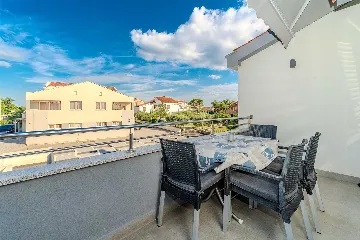 Privlaka Apartment for 2–4 with Sea-View Balcony