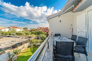Privlaka Apartment for 2–4 with Sea-View Balcony